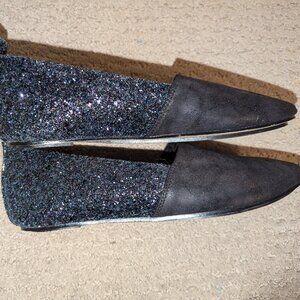 NWOB Dark rainbow glitter detail, round toe, black flats - Wm. sz 8